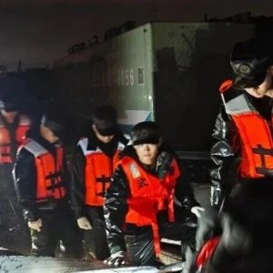 紧急时刻,人民子弟兵星夜驰援!愿一切平安!-八博网