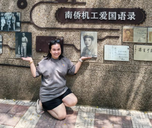 马来西亚华人昆明街头“偶遇”外公，万千网友留言：我们从未忘记-八博网